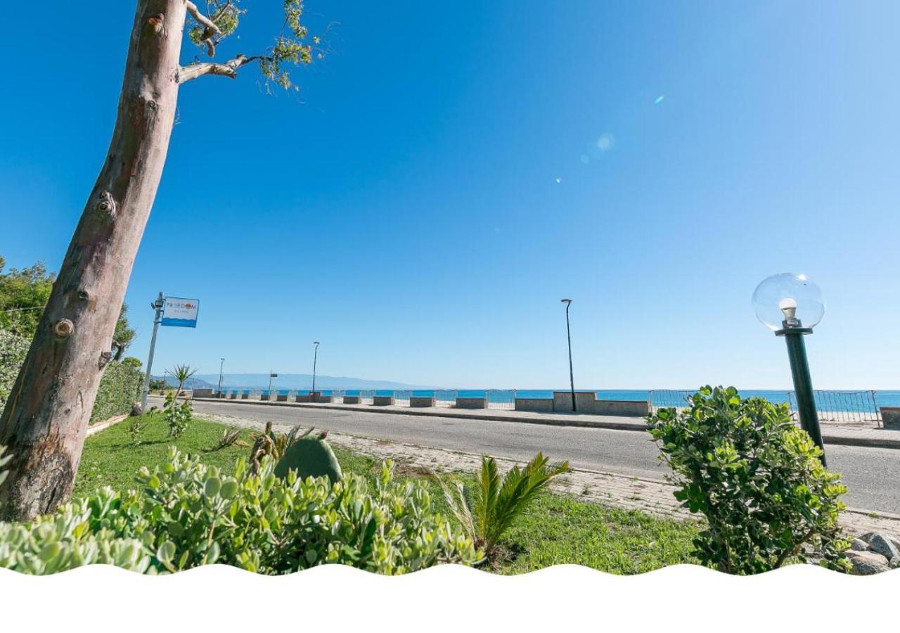Freedom Village Soverato Marina Εξωτερικό φωτογραφία